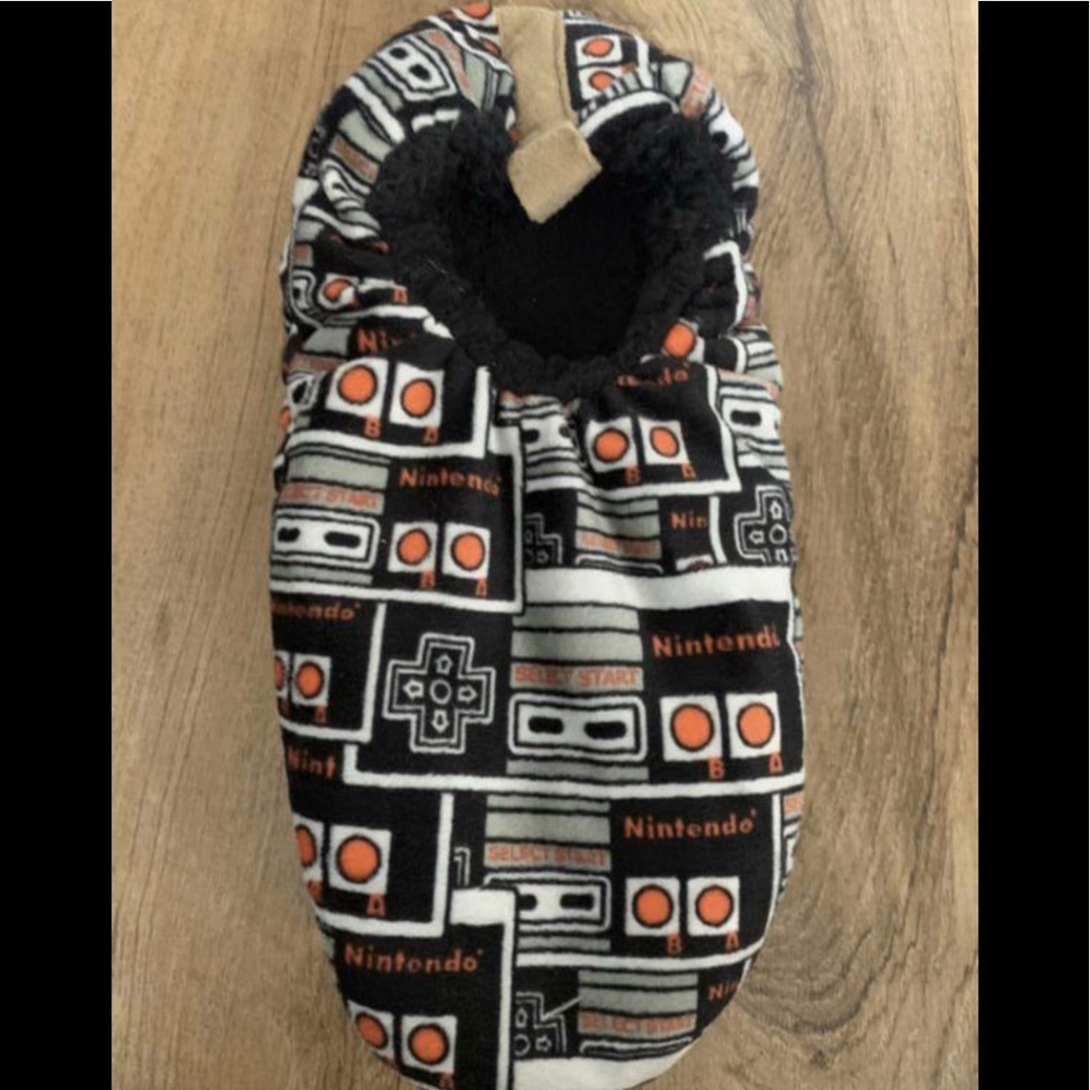New Nintendo Slippers L/XL